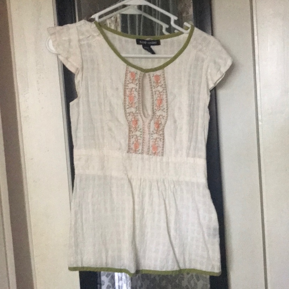 Cream patterned top!
